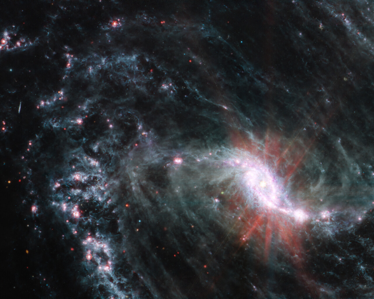 NGC 1365 with JWST | NOIRLab