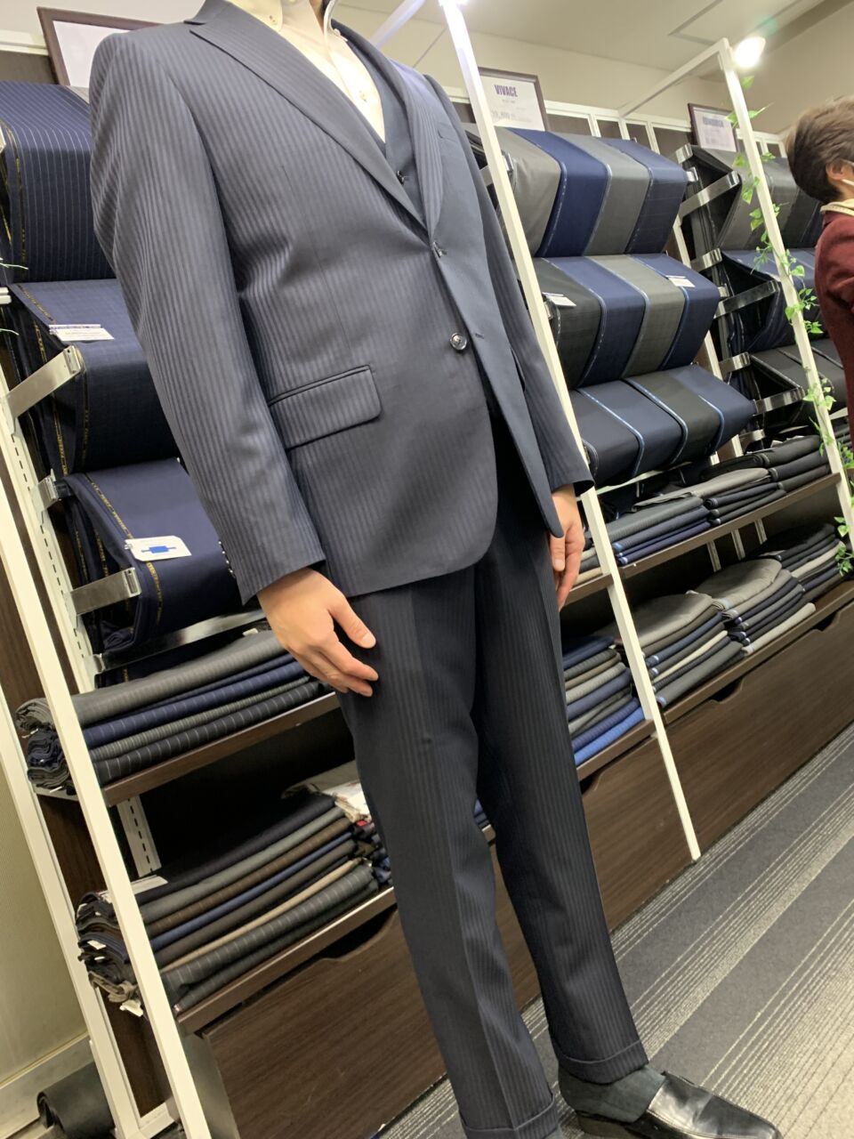 ネイビースーツ スリーピース-大阪谷町店スーツコレクション-オーダー