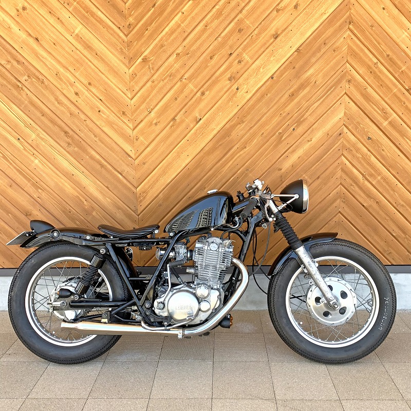 ソロサドルシートキット ブラック SR400/500 / 2％er オフィシャルWebstore