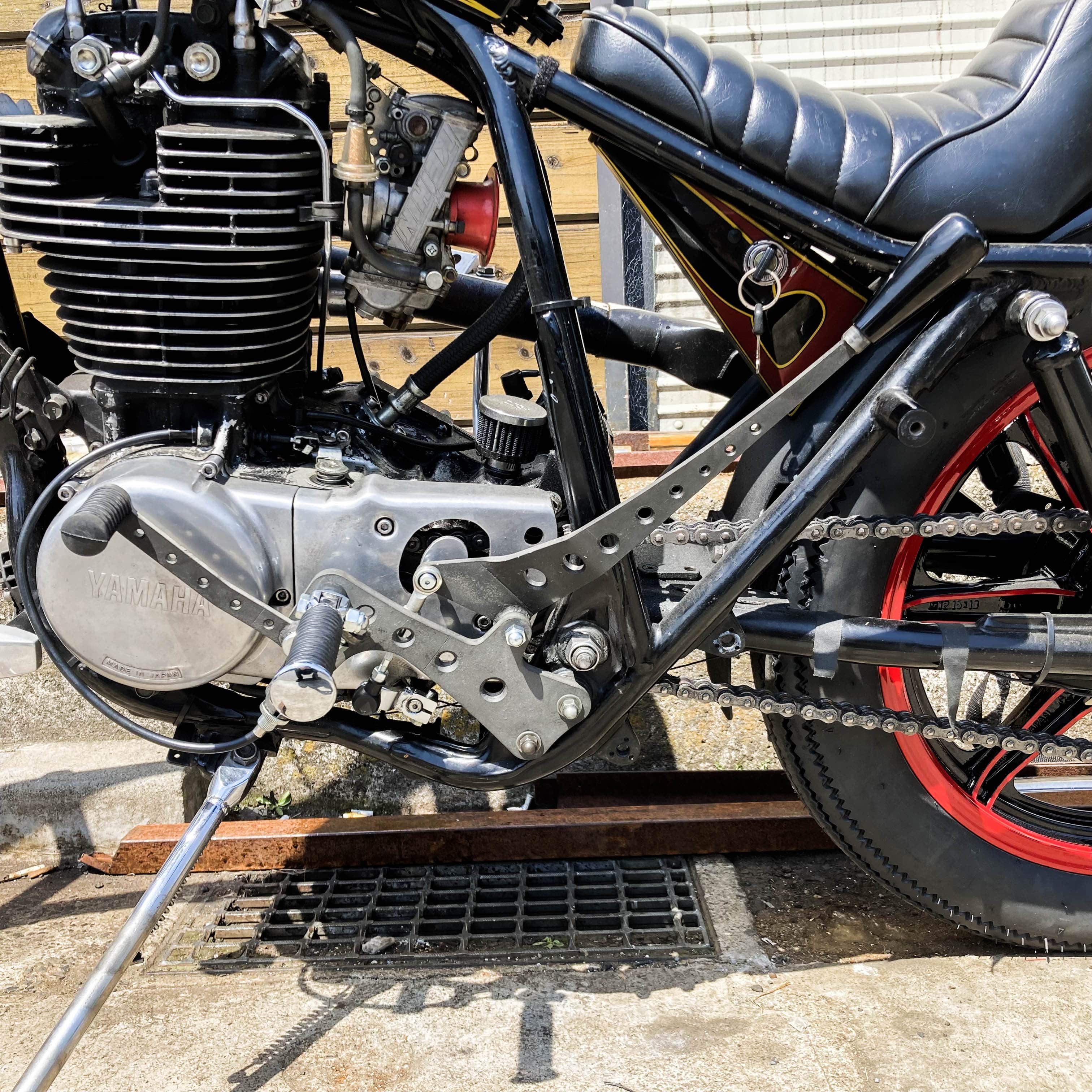 ドリルドミッドハイ ジョッキーシフトキット パーカライズ SR400/500用