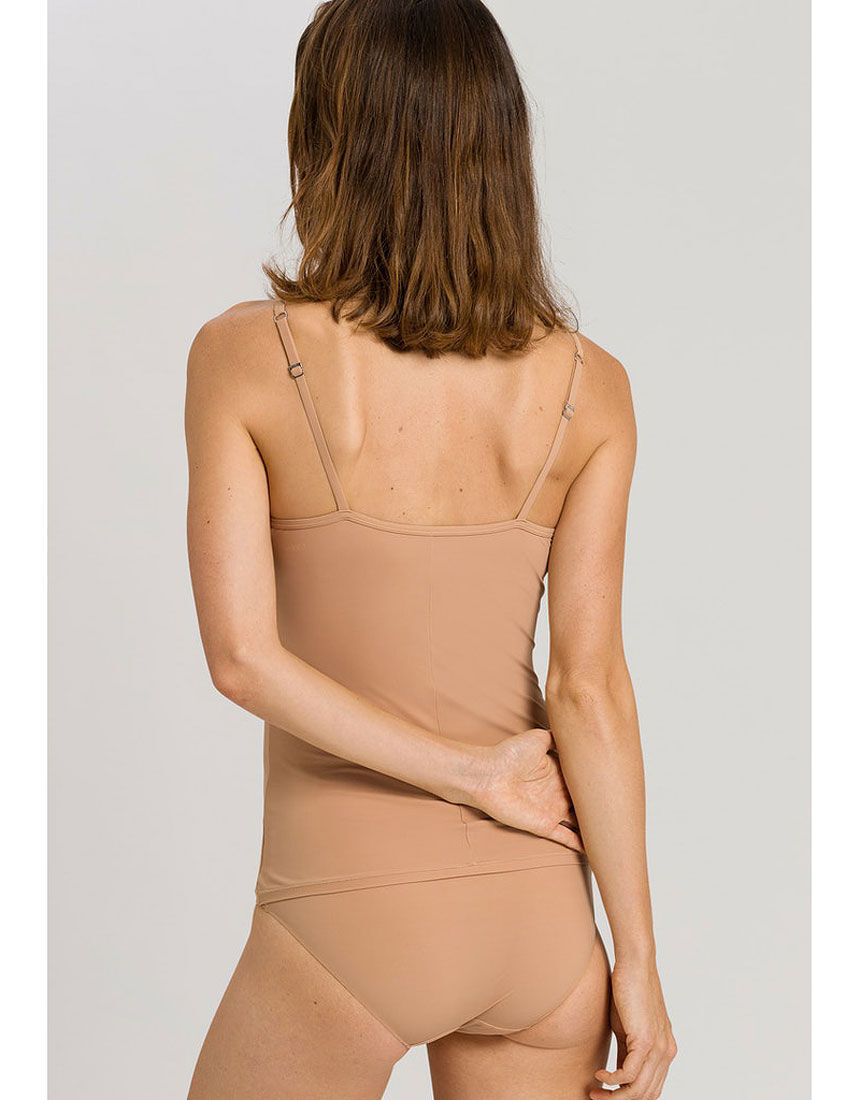 ハンロ 着ごこちのよさとシルエットが美しい カップ付きインナー