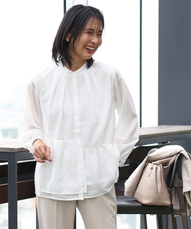 ONOFF活躍/セレモニー/通勤】カットジャカードペプラムブラウス/洗える