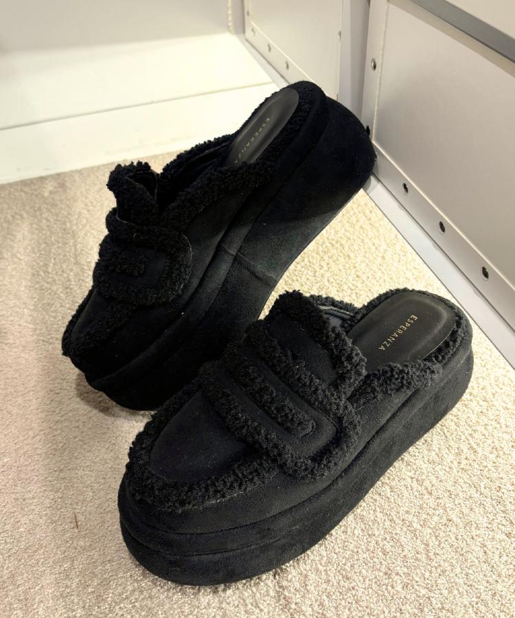 SNSで話題！ふわもこボアサボ（サンダル・ミュール） | ESPERANZA