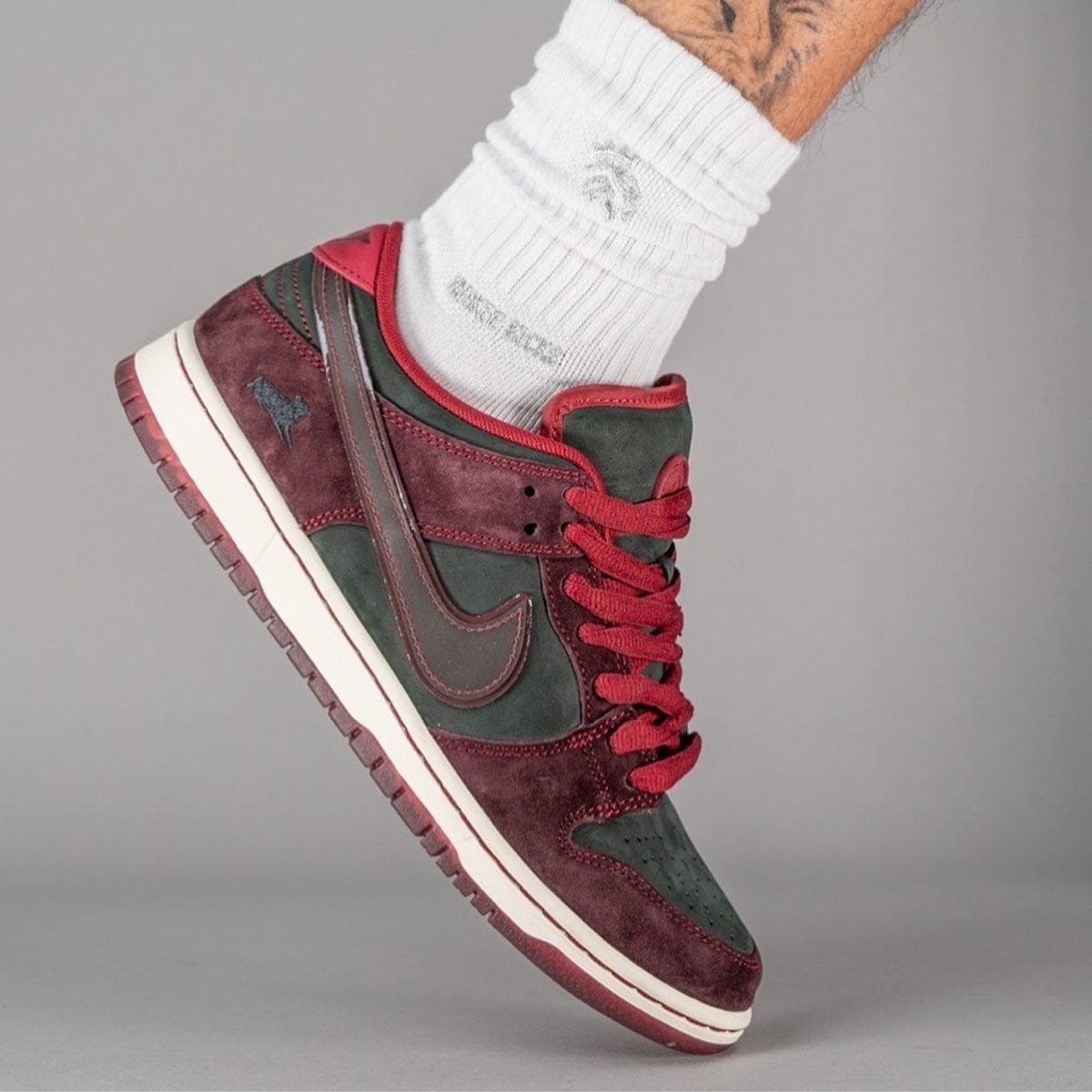 Riot Skateshop x Nike SB Dunk Low – YankeeKicks Online