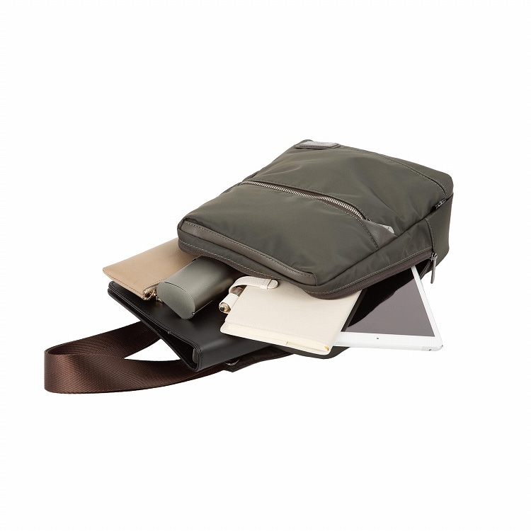 Arcapel／アルカペル バネオ ボディバッグ 7L 68832(01：ブラック