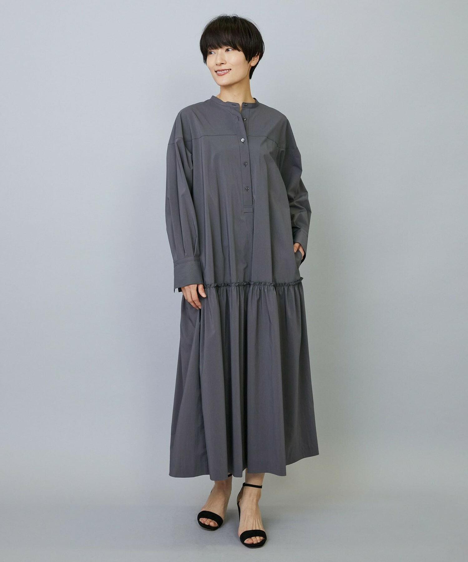 ナイロンタフタストレッチタックギャザーワンピース｜BIGI online