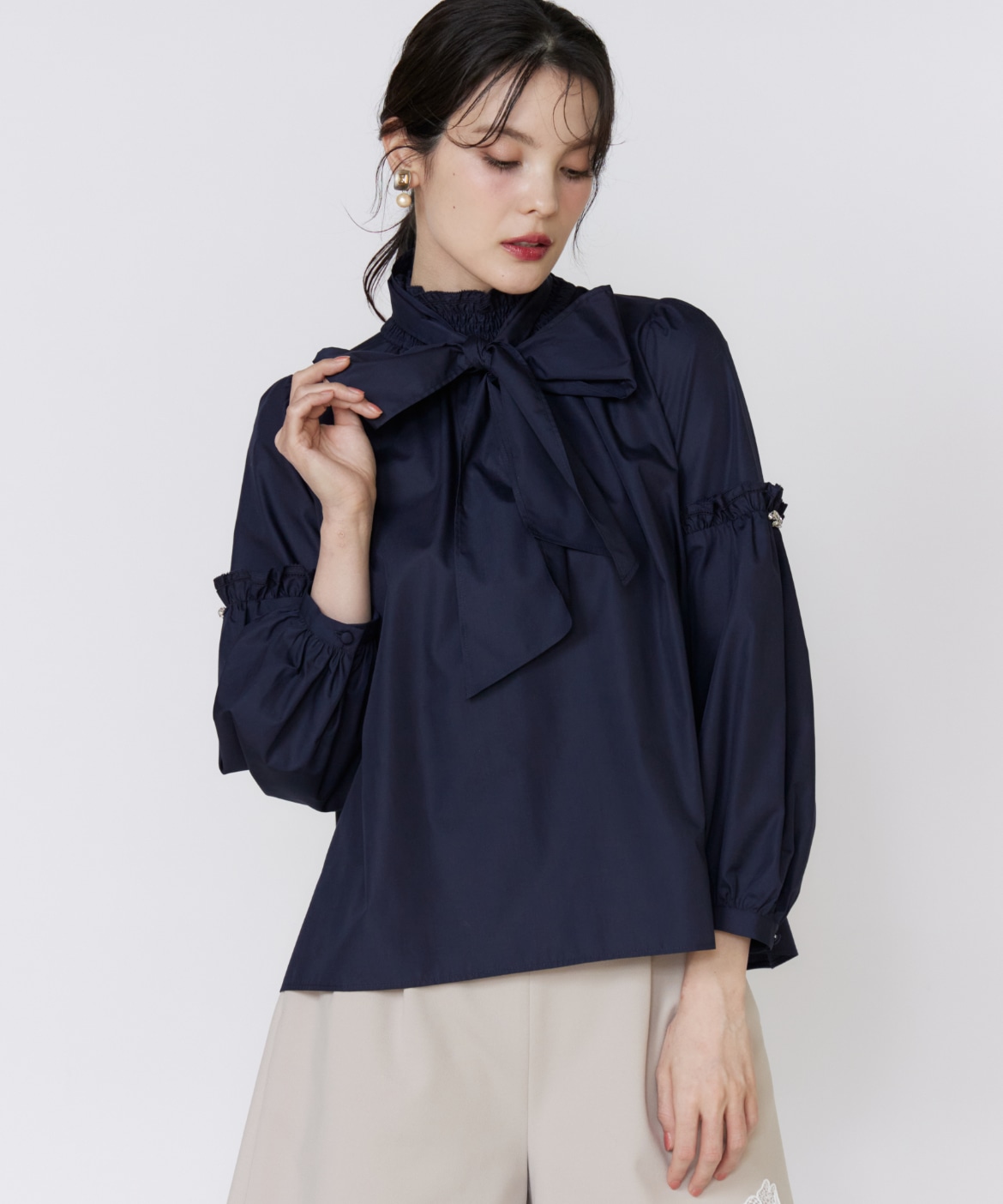 袖ビジューボウタイブラウス｜Maglie le cassetto（マーリエ ル