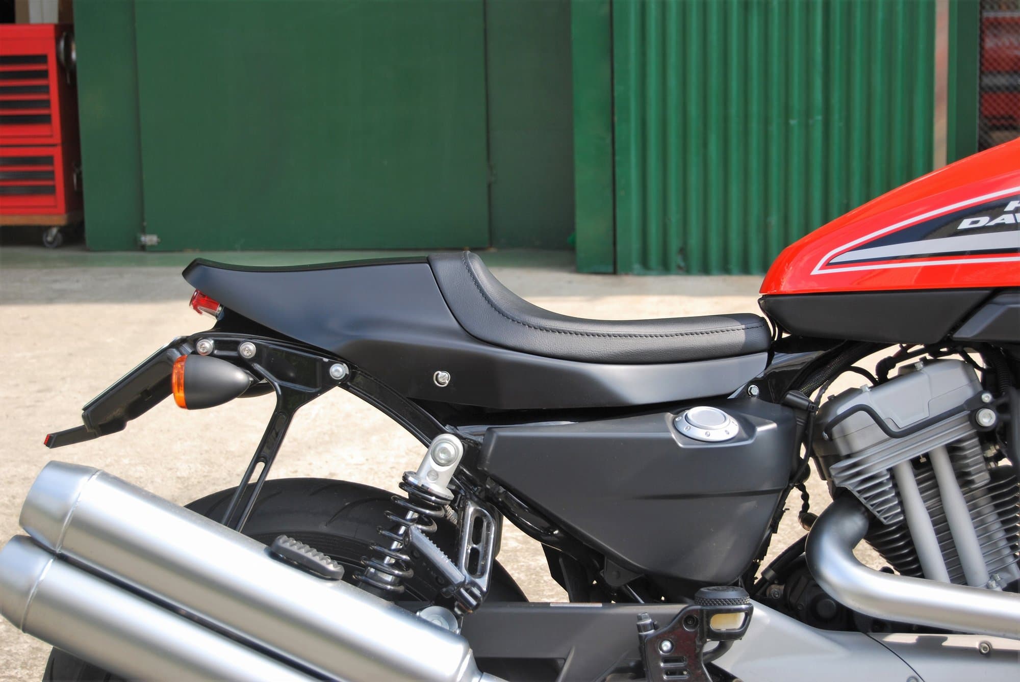 トラッカーシート XR1200｜K＆H