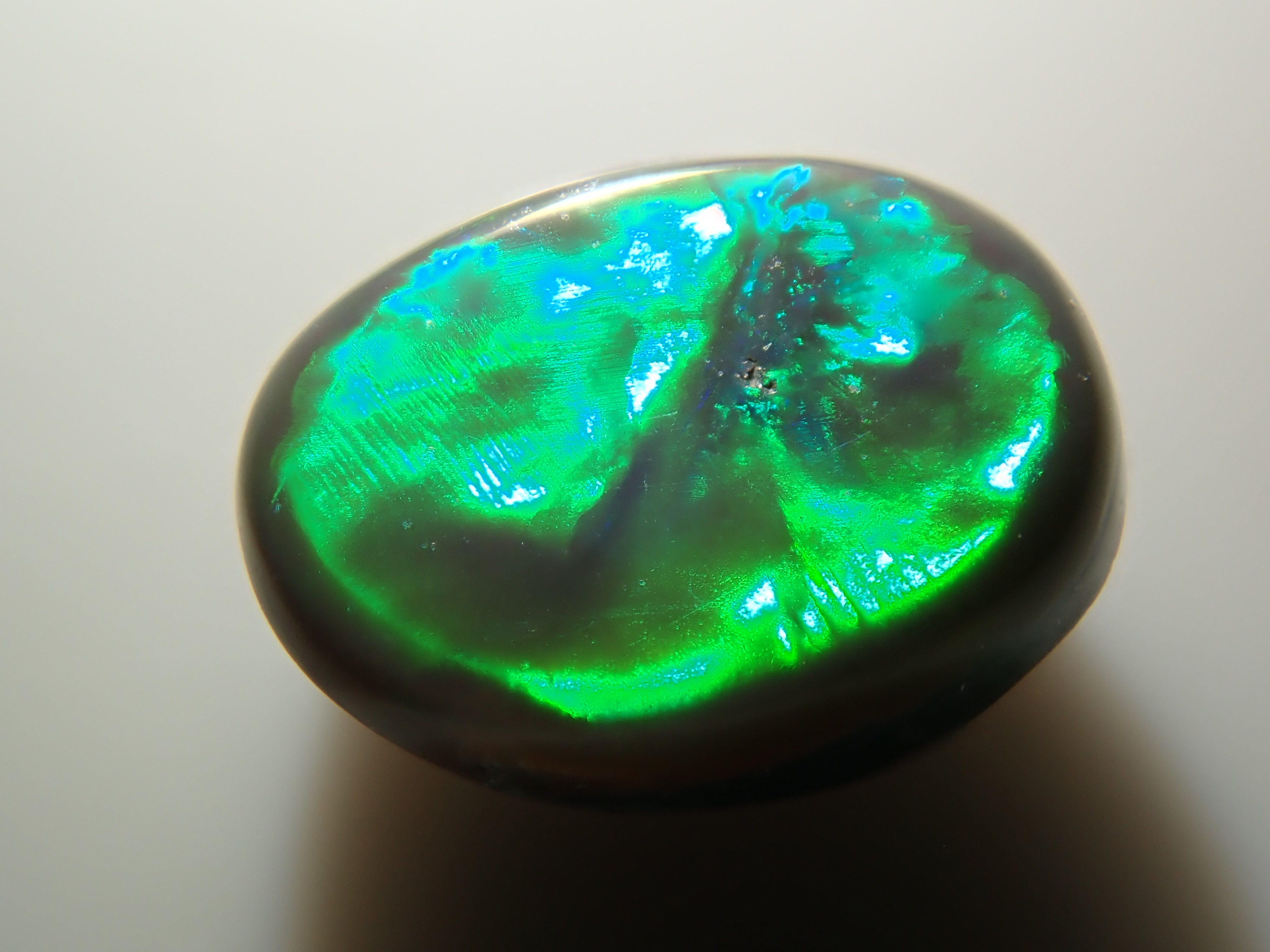 ブラックオパール 0.310ctルース