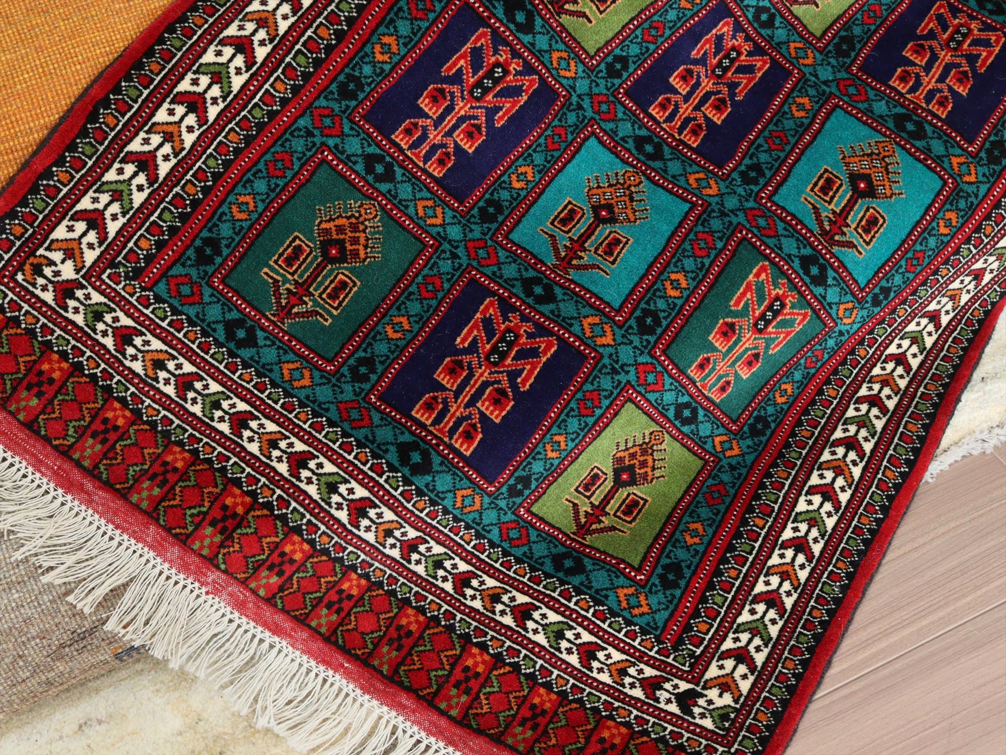 キリムスタイル / トルクメン族の手織り絨毯125×86cm タイルデザイン