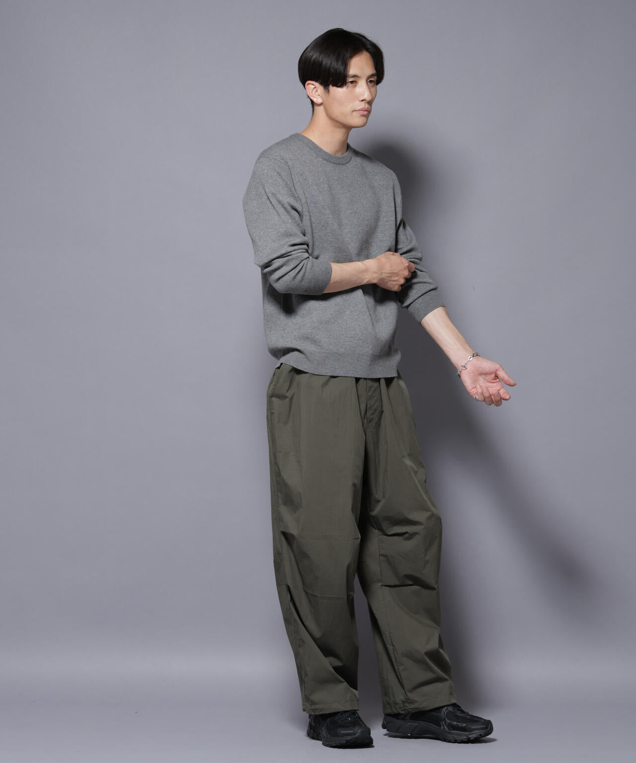 シルク混クルーネックニット