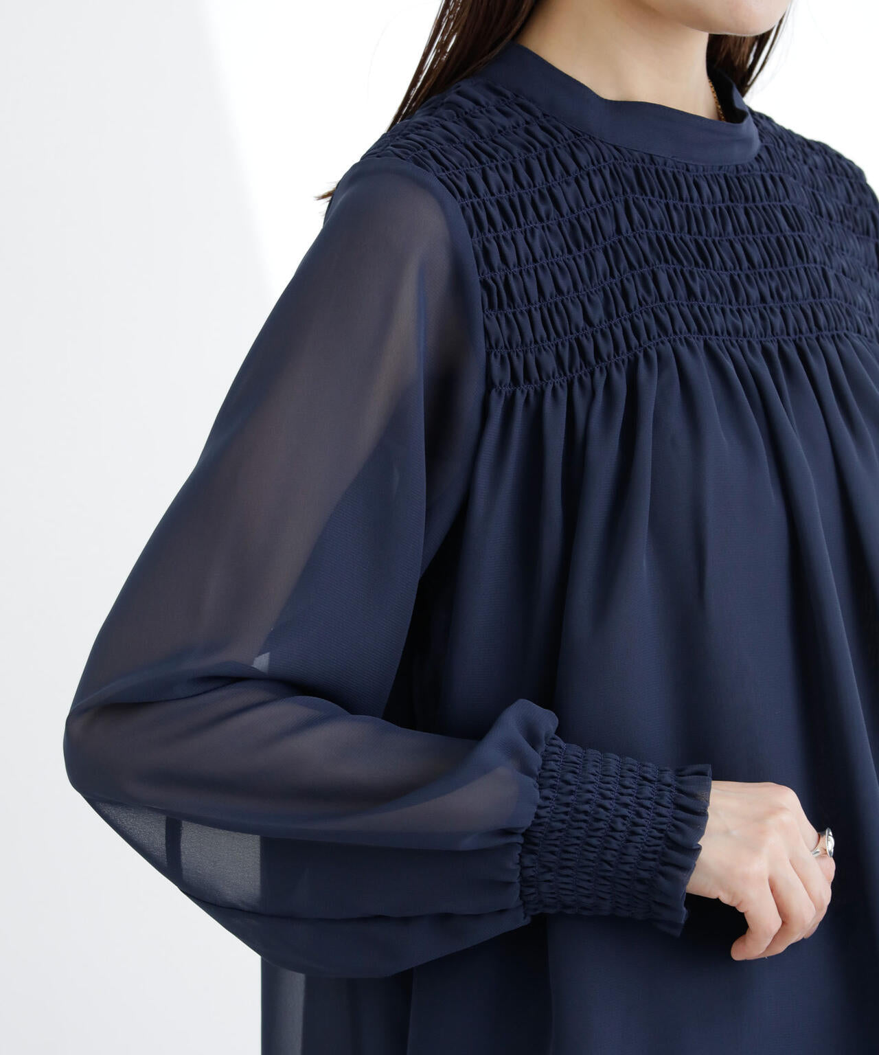 フロントシャーリングブラウス