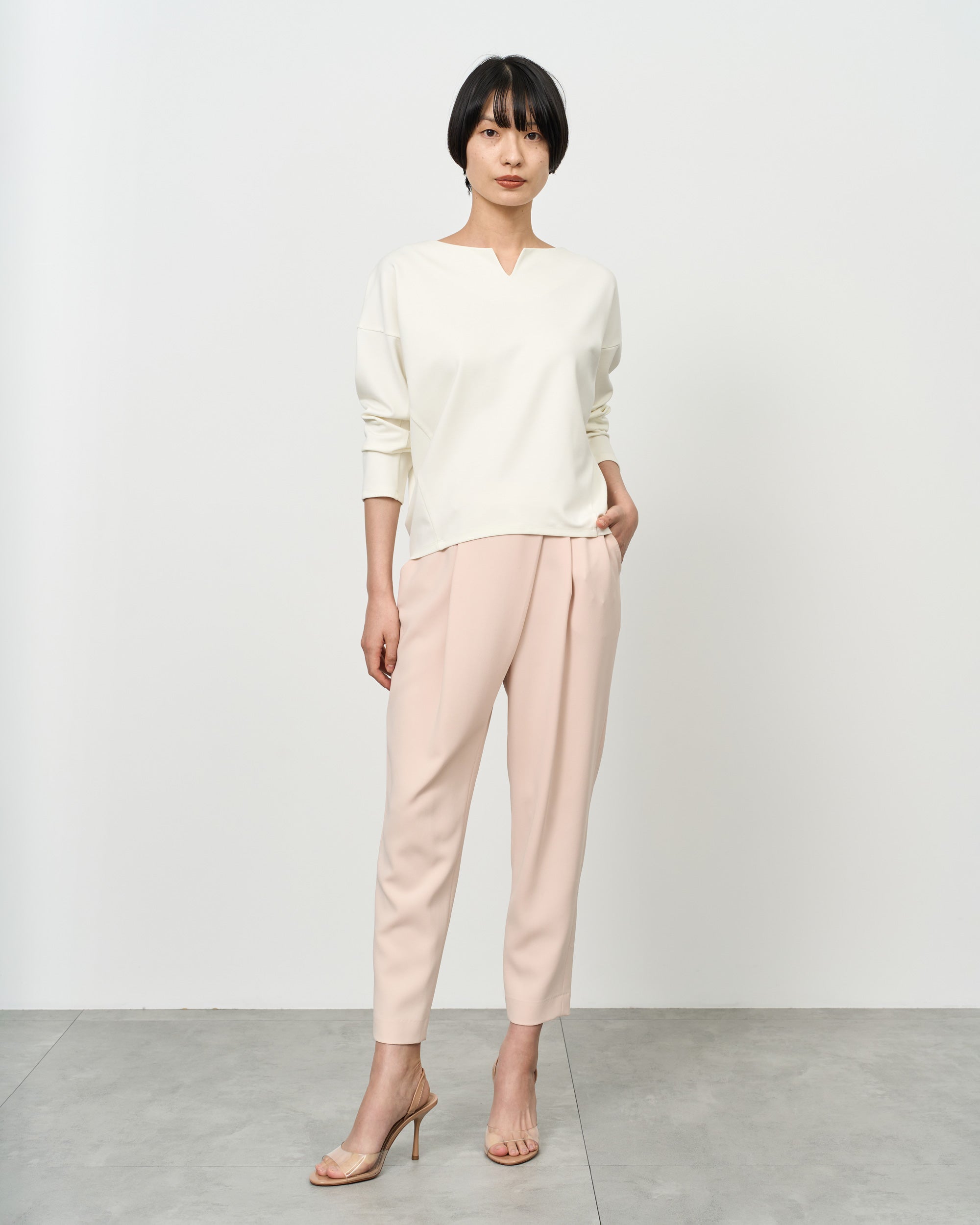 ダブルジャージーキーネックプルオーバー - SOÉJU online store｜上質