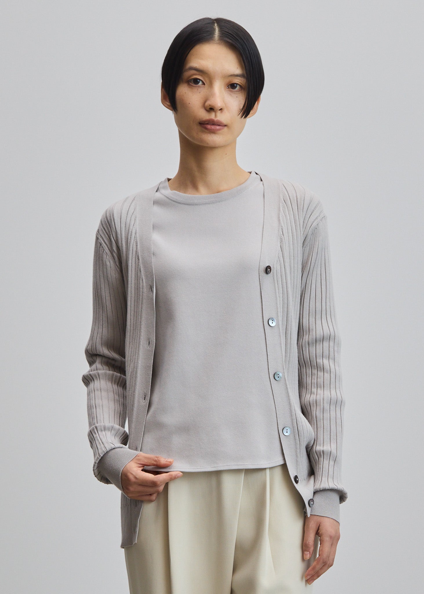 ワイドリブVネックカーディガン - SOÉJU online store｜上質な大人の