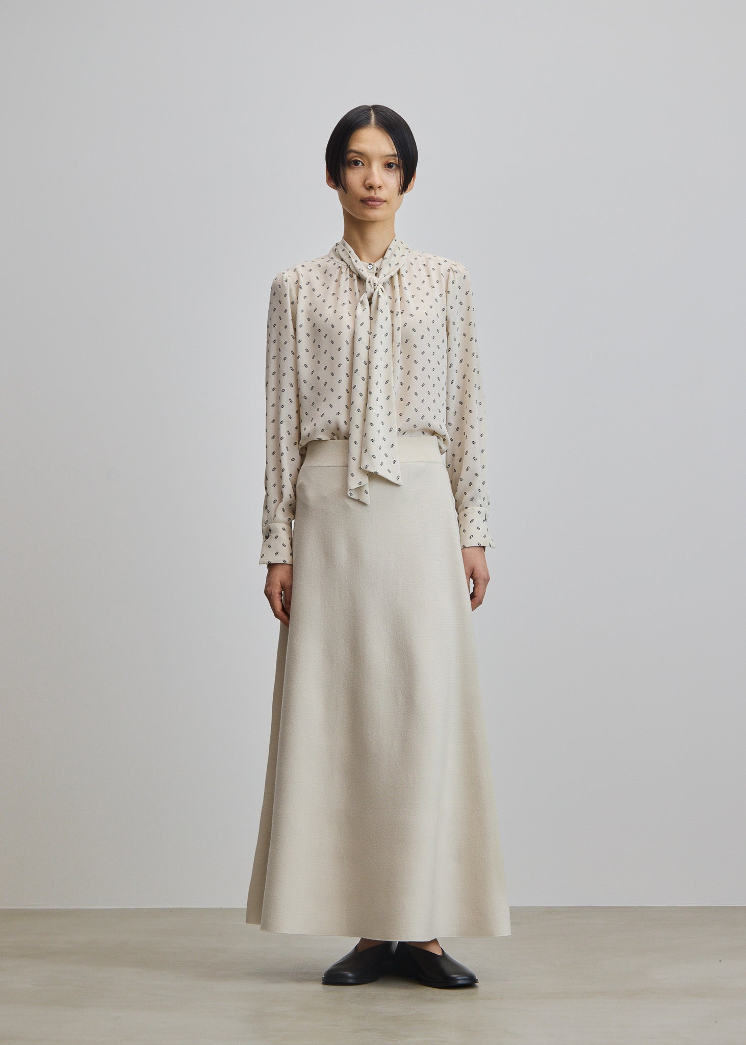 ビット柄スカーフ付きブラウス - SOÉJU online store｜上質な大人の