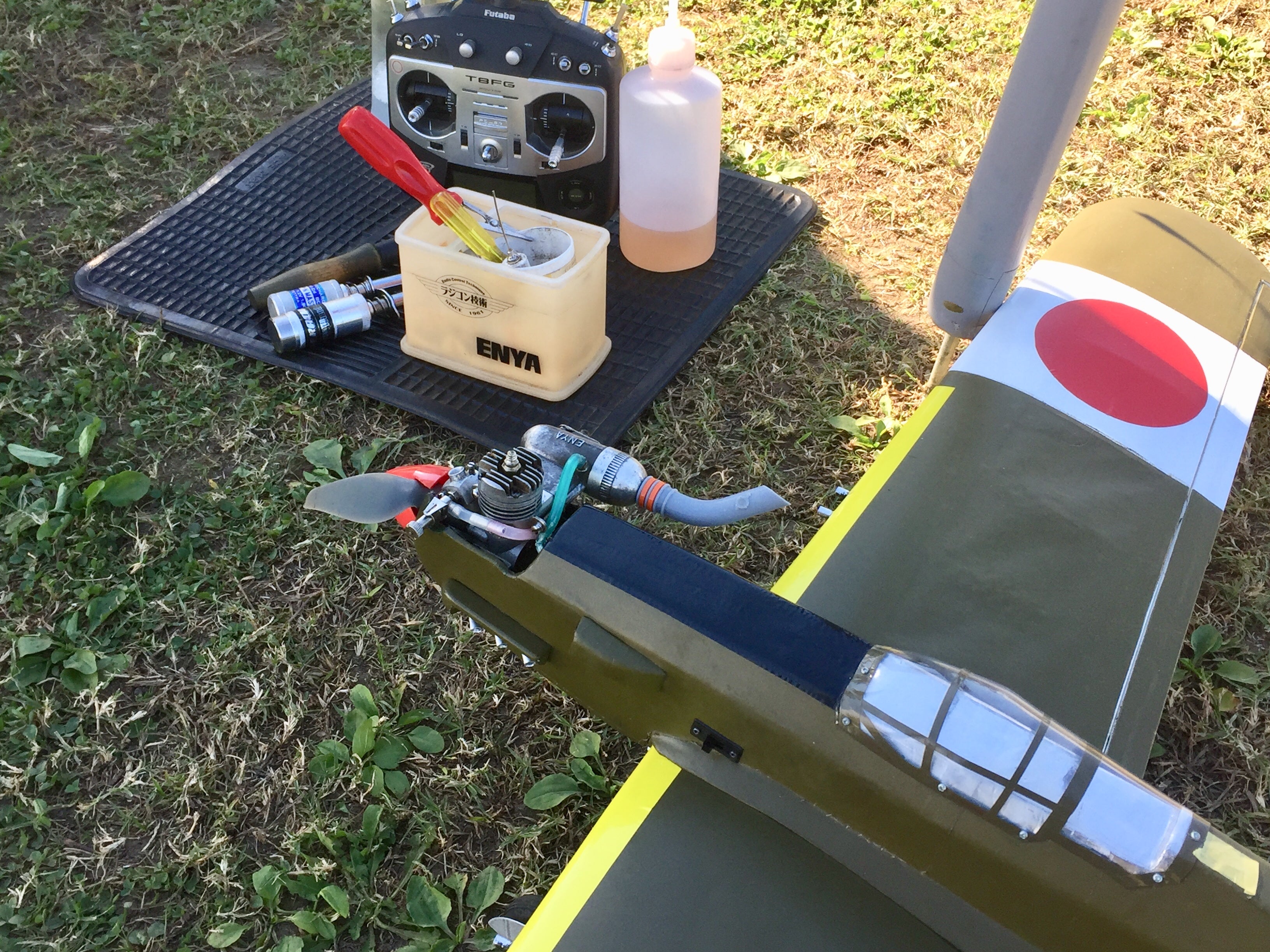 11/1 ラジコン飛行場とENYA 35 | 飛行中年・空のサムライ