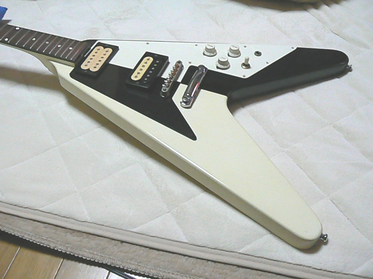 フライングV マイケルシェンカーモデル① | ギター好きかい？ From 札幌