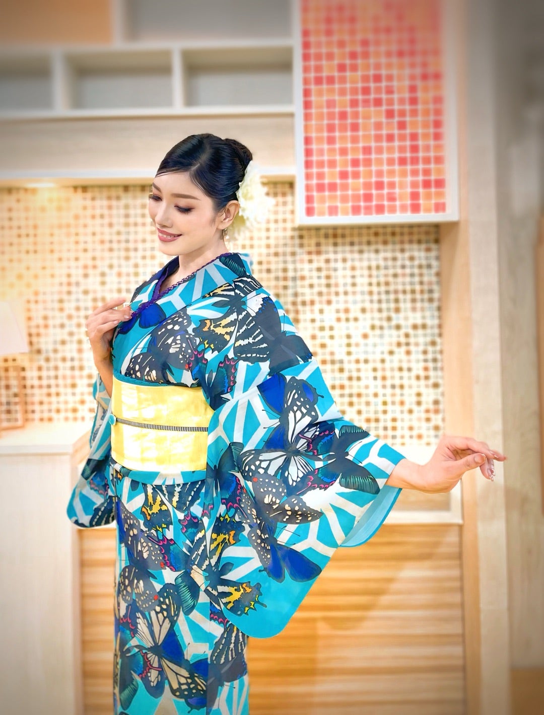 今年初の浴衣！大人カラフルな蝶と花 | AHN MIKA オフィシャルブログ