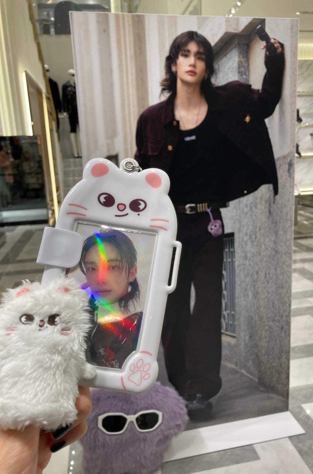 VERSACE銀座、まさか渋谷に！！〜Hyunjin | ☆まよねーずの“My Pace”な