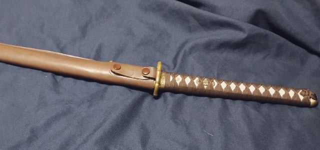 小島吉道 98式軍刀(革鞘)のオマケの居合柄 | 10万円台から買える日本刀