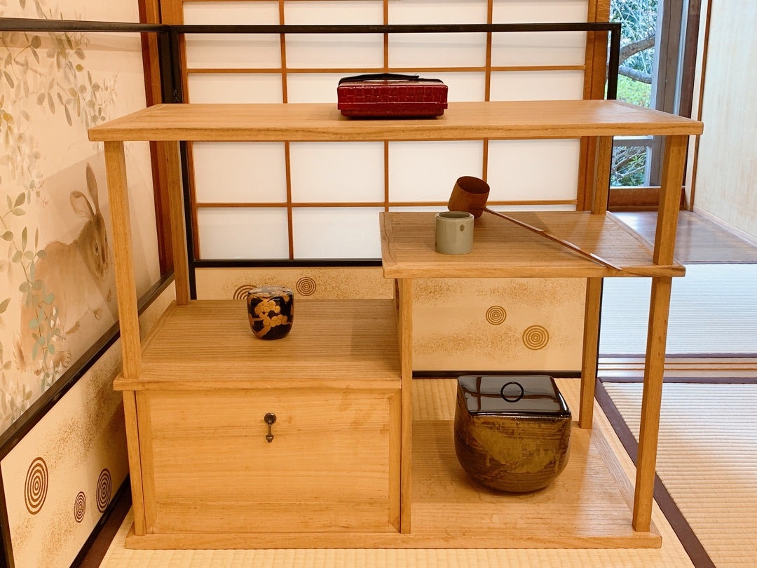 志野棚でお稽古 | 日々のあれこれをすこしだけ