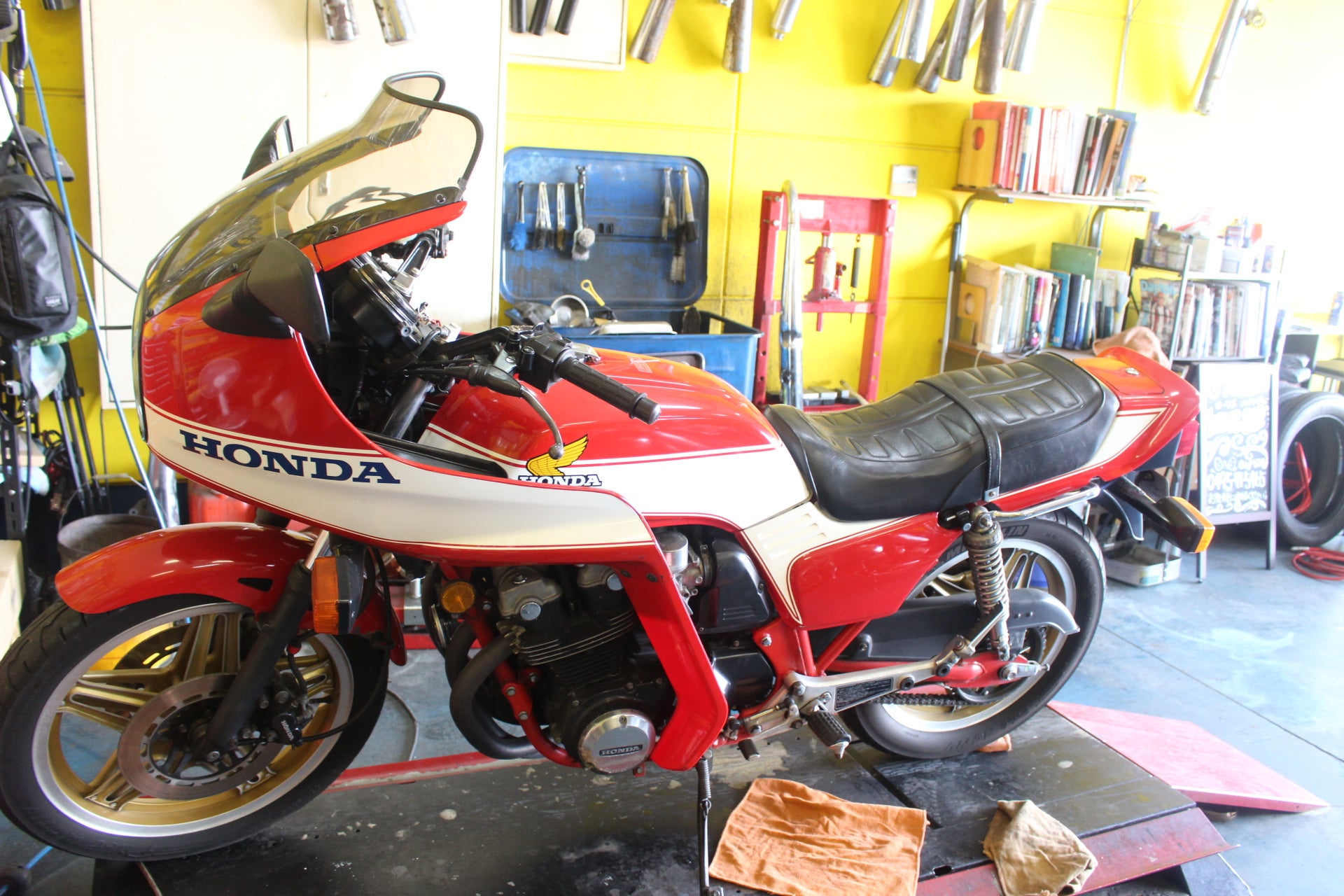 CB750Fボルドールの車検整備です！！ | ZUMAのブログ