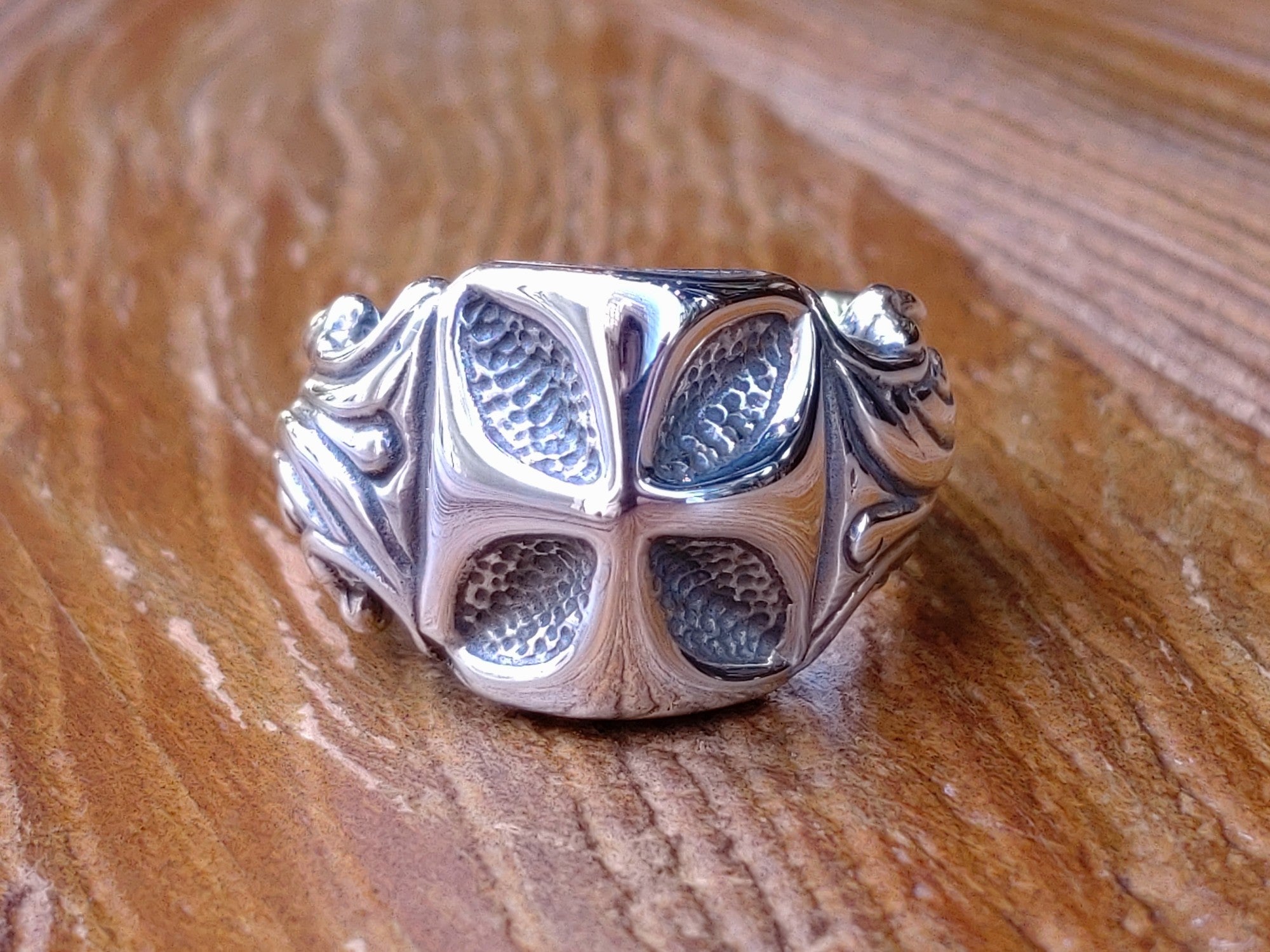 BWL / GOTHIC CROSS - SILVER - LTD 999 RING | BILL WALL LEATHER UENO