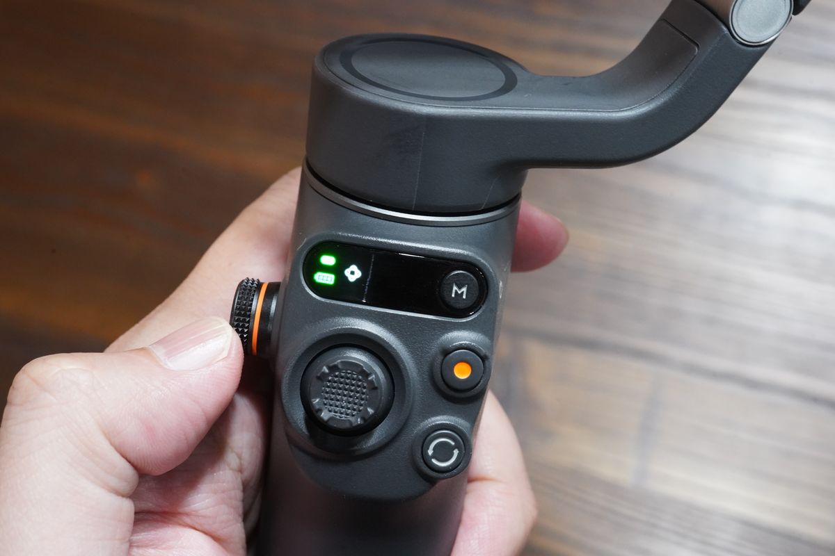 スマホ用3軸ジンバル、DJI「Osmo Mobile 6」は手ブレ補正どころか映像