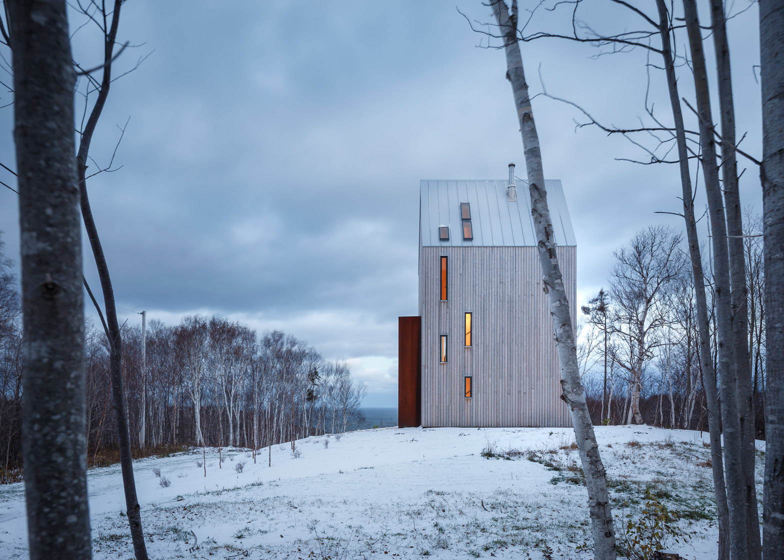 Rabbit Snare Gorge cabin sits on a bluff in remote Nova Scotia