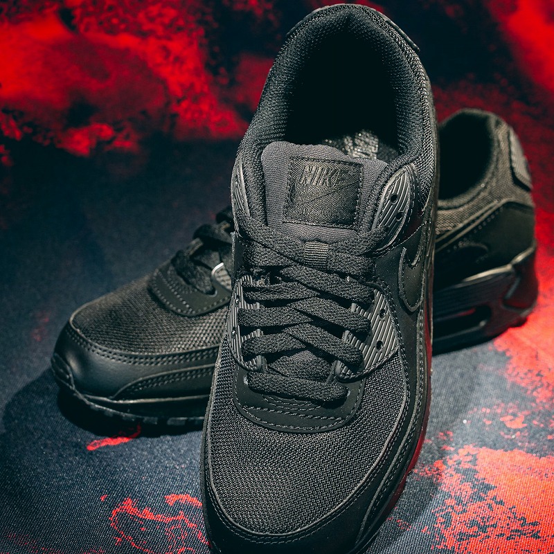NIKE Air MAX90 ×浦和レッズのコラボスニーカーを抽選販売！ | 浦和