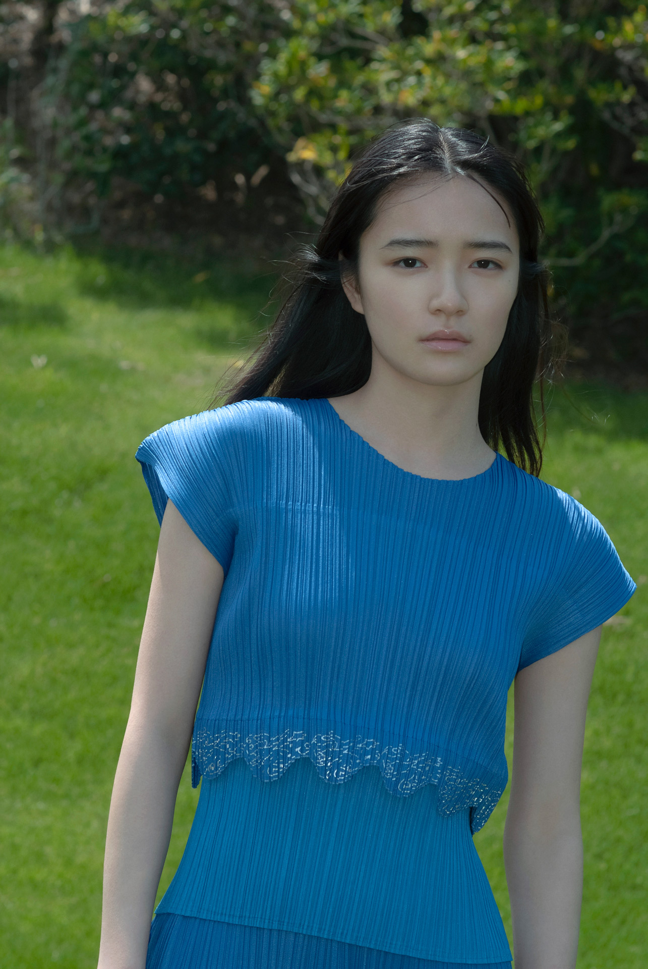 始まりの予感。服部樹咲がプリーツ プリーズ イッセイ ミヤケと出会う