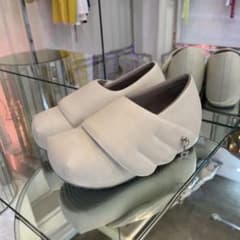 GRAPE WINGS PLATFORM SHOES - メルカリ