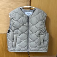 ニコアンドWILLIAM B.ELIOTT ドロストキルトベスト ベージュ - メルカリ