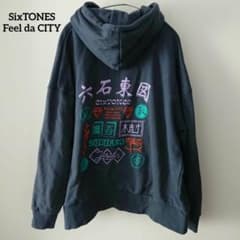 SixTONES Feel da CITY フード付きパーカー ダークグレー - メルカリ