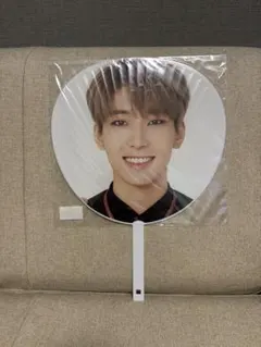 2026年最新】グループ名：SEVENTEEN うちわの人気アイテム - メルカリ