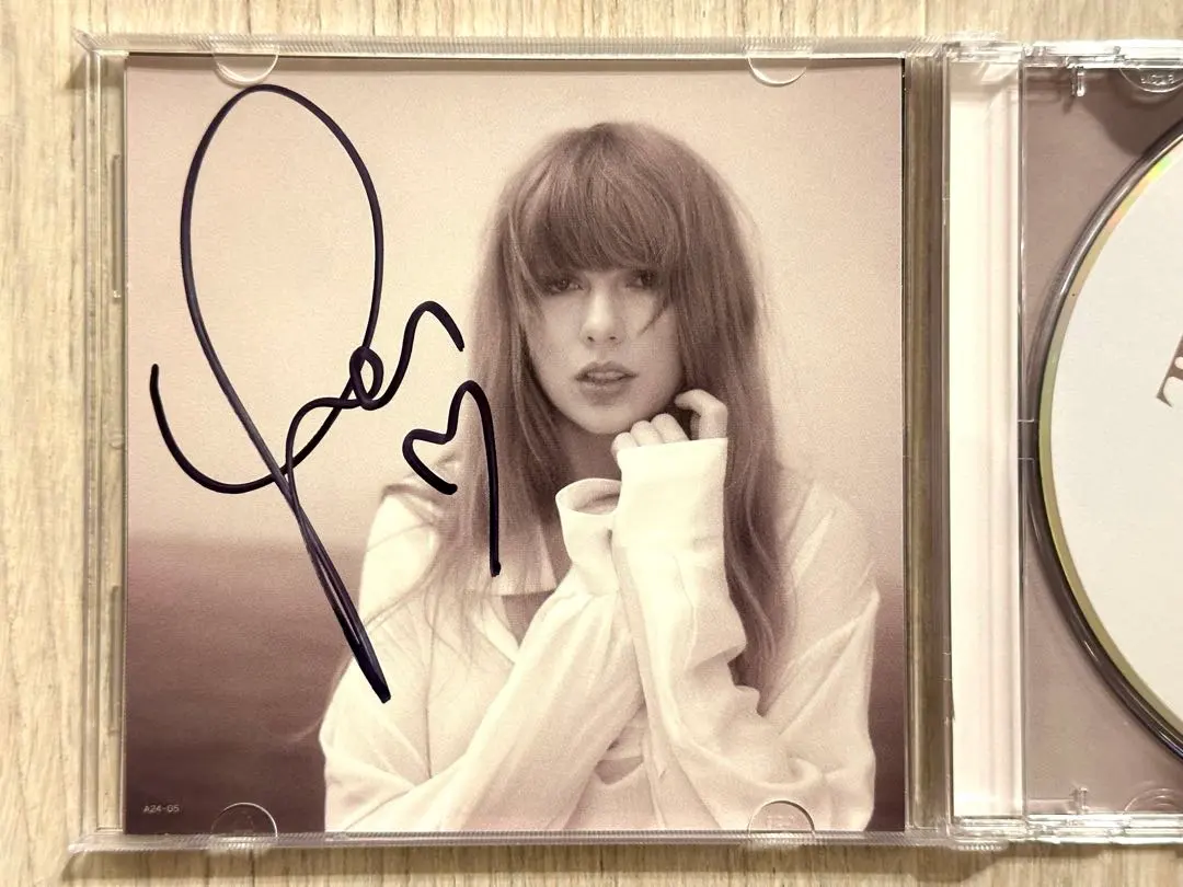 2026年最新】TAYLORSWIFT サインの人気アイテム - メルカリ