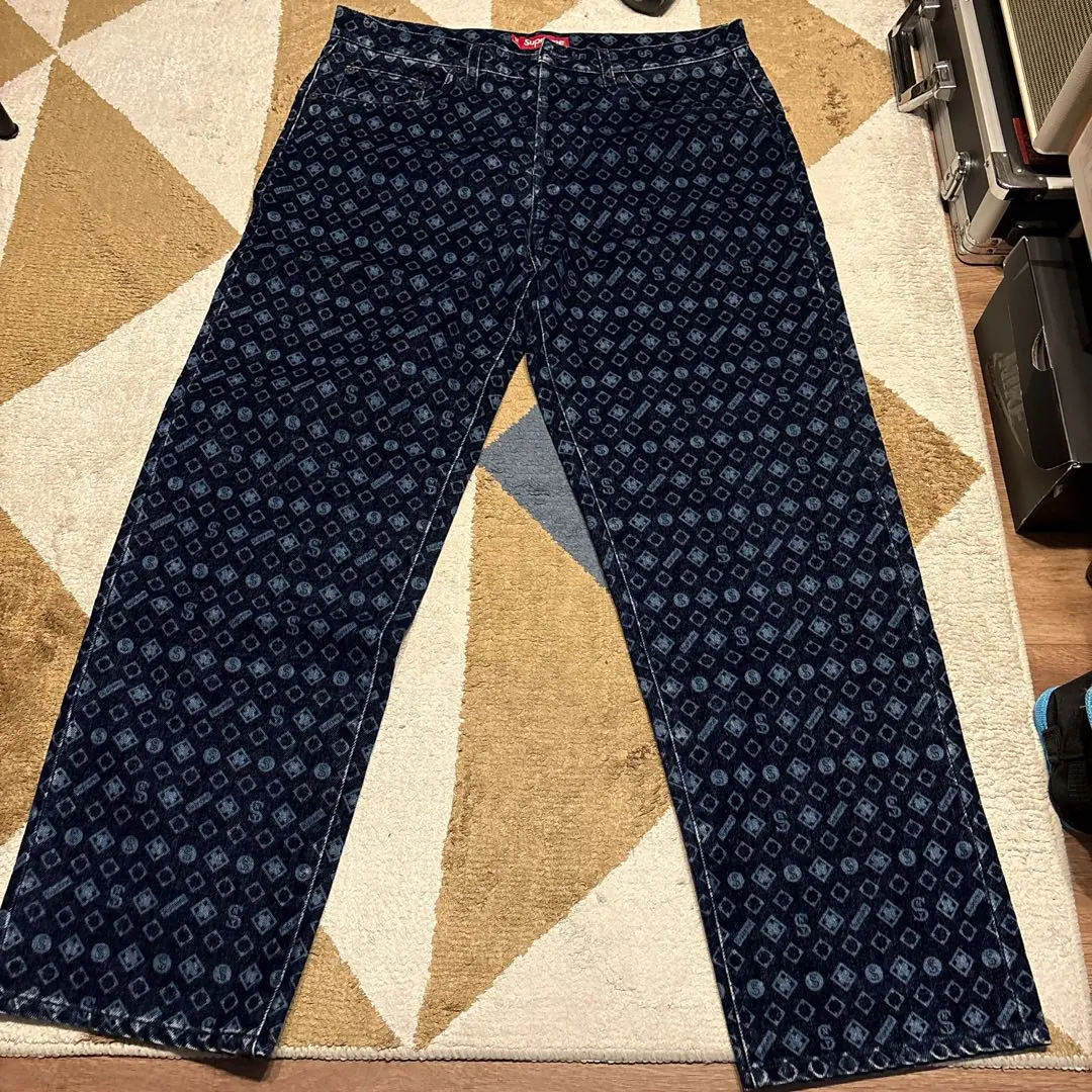 2026年最新】Supreme Flocked Loose Fit Jeanの人気アイテム - メルカリ