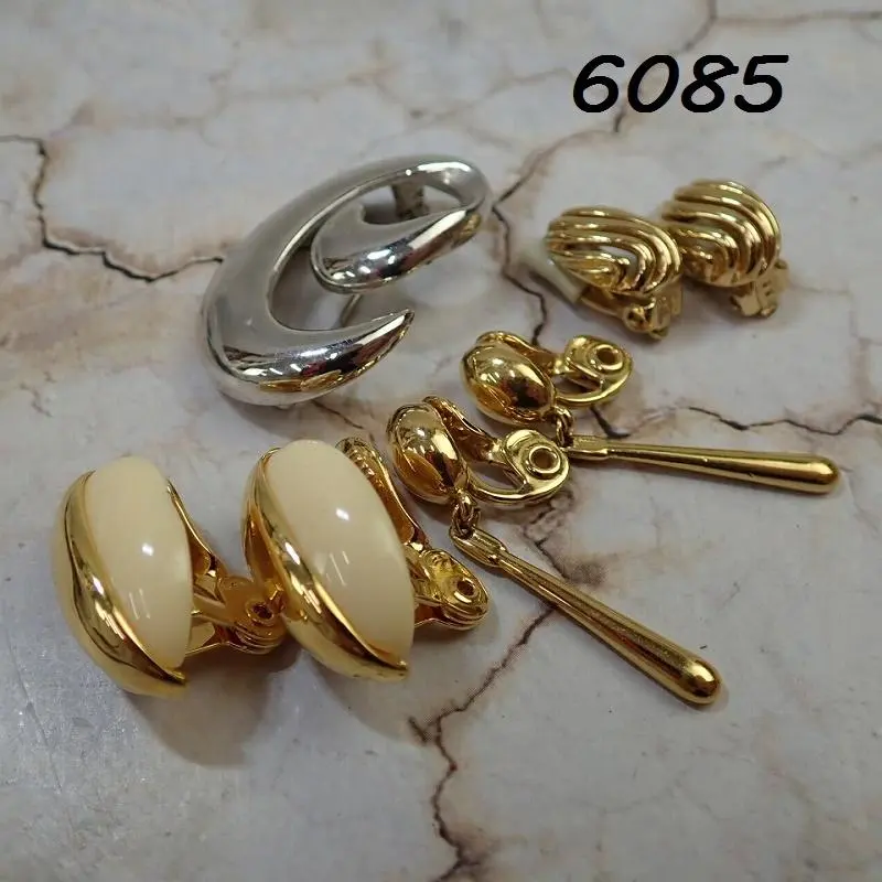 2026年最新】ciner ブローチの人気アイテム - メルカリ