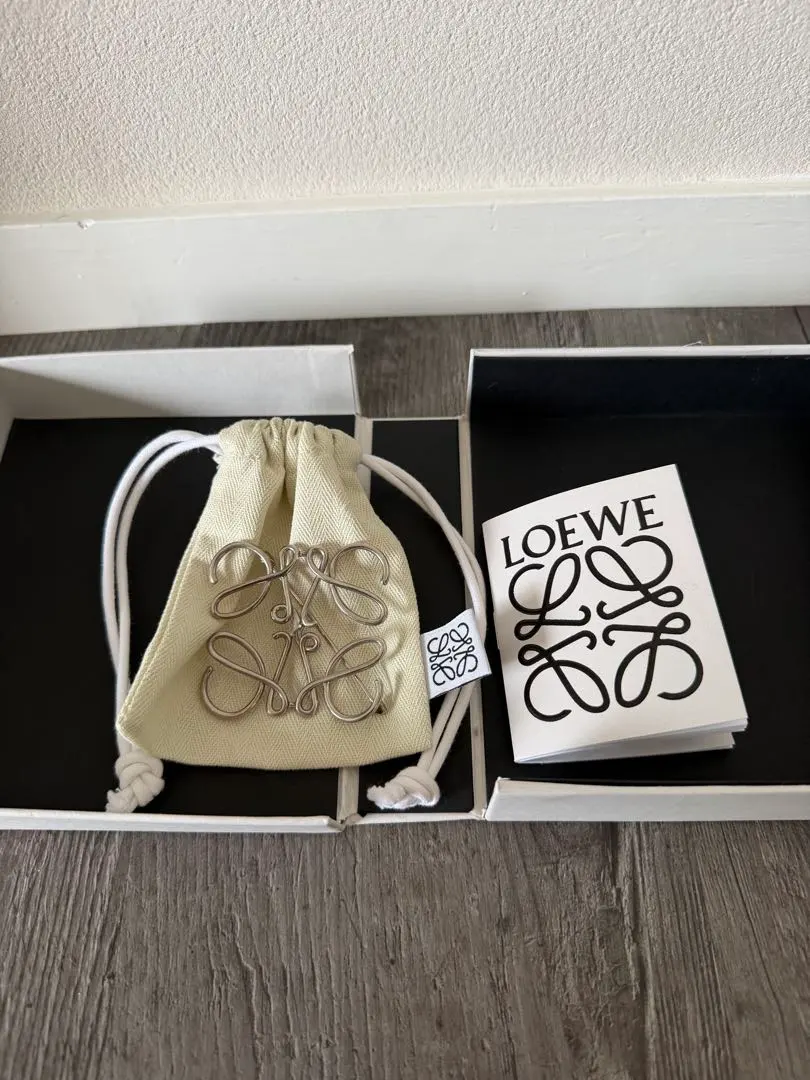 2026年最新】LOEWE 付属品：箱 ブローチ・コサージュの人気アイテム