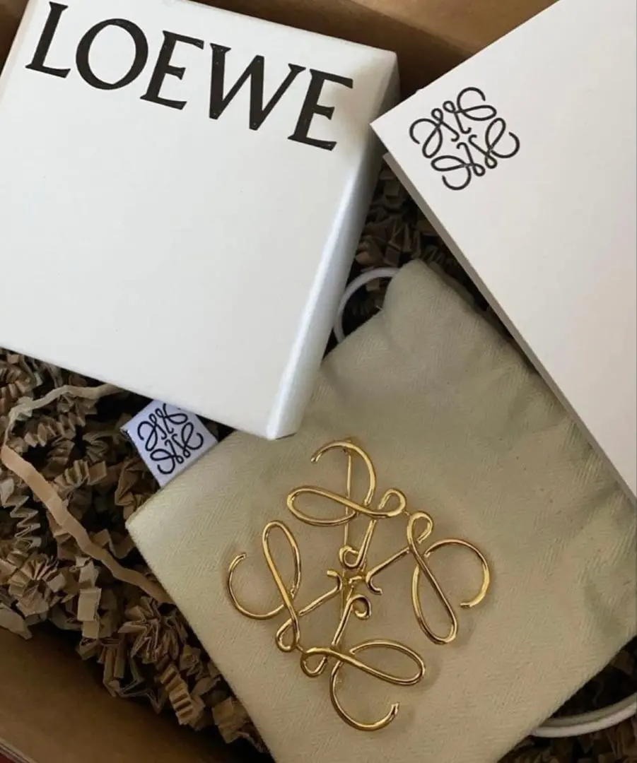 2026年最新】ロエベ ブローチ パールの人気アイテム - メルカリ