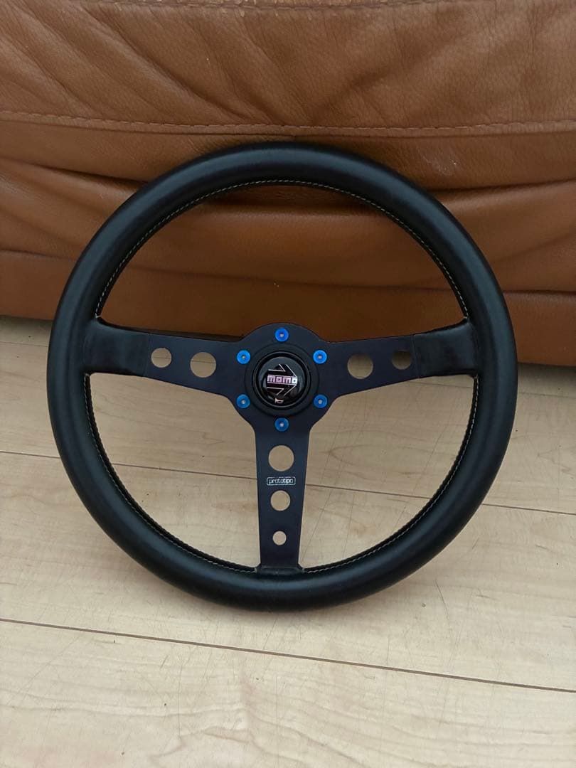MOMO ステアリング プロトタイプ　1981年製　ヴィンテージ　ブルー皿ビス付 MOMO（モモ） MOMO FULL SPEED WINNERS GRAND PRIX 348 ブルー モモ