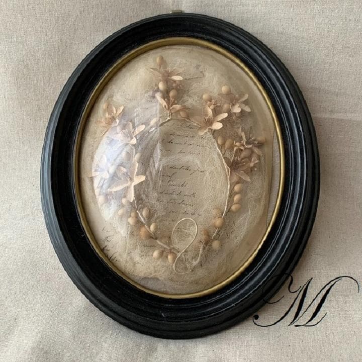 フランスアンティーク　ナポレオン3世様式　オーバル　花冠　ドーム額縁 ナポレオン3世様式 黒 額 オーバルフレーム ボンベガラス 付き 25cm