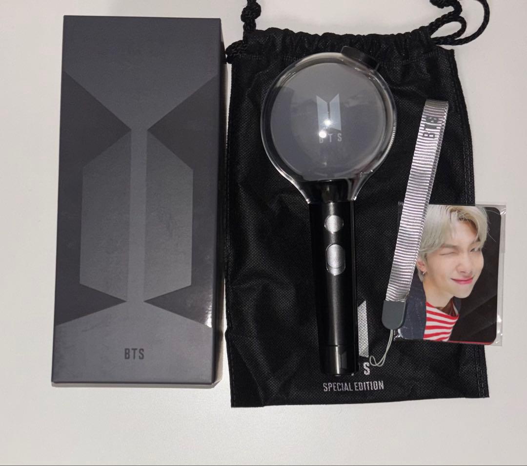 BTS ペンライト　Ver.4 アミボム　トレカ付　公式 BTS 公式ペンライトVer.4 アミボム トレカ付 新品 - メルカリ