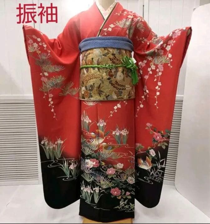 振袖のみ、早く売りたい為お値下げ可能！！ 矢作萌夏ちゃん”着用の振袖-紺｜成人記念の新作振袖ご紹介