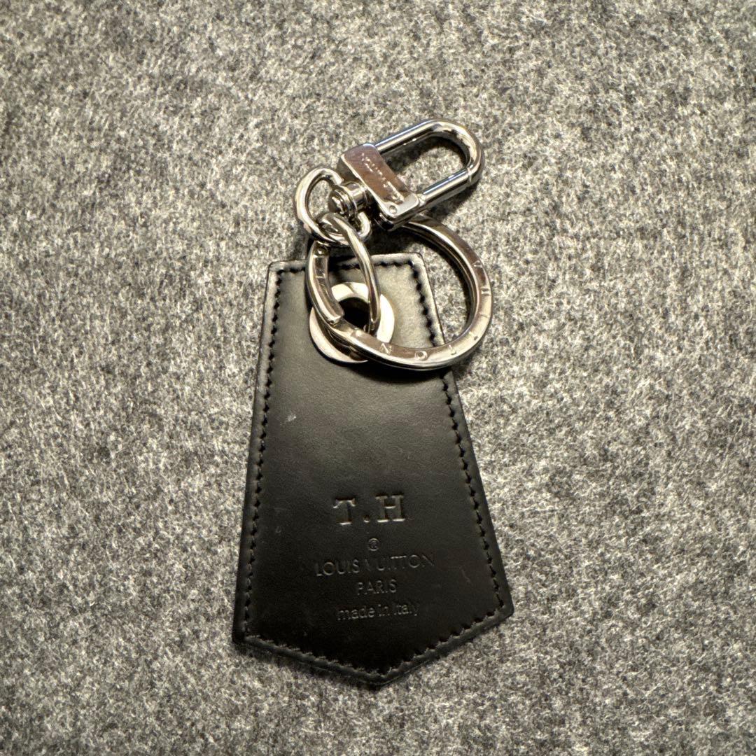 ルイヴィトン キーホルダー 黒 モノグラム エクリプス アンシャッペ