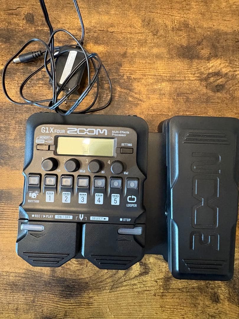 ZOOM G1X FOUR マルチエフェクター アダプター付き Amazon | ZOOM / G1X FOUR -純正ACアダプター付- ギター用マルチ