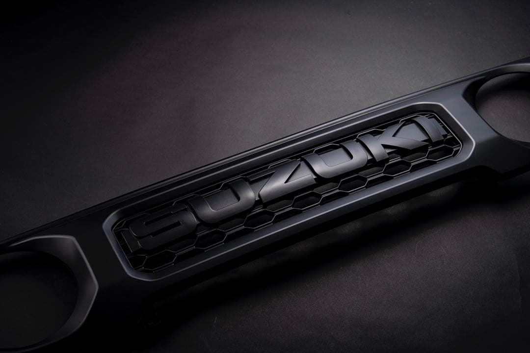 ジャンボ‼️ジムニー シエラ ノマド グリル未塗装 ジャンボエンブレム