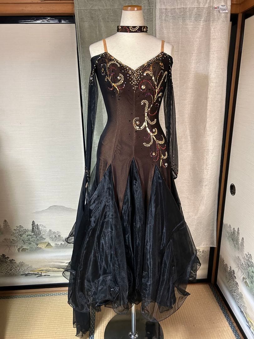 社交ダンスドレス 黒 ビーズ装飾 Mサイズ 装飾品付き 新入荷》【Md040】社交ダンスドレス正装モダン ブラック Mサイズ