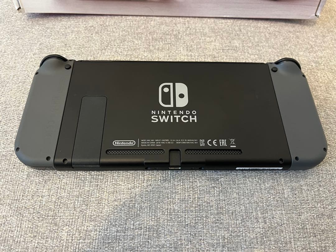 Nintendo Switch グレー 本体HAC-001 ➕カセット2点 - メルカリ