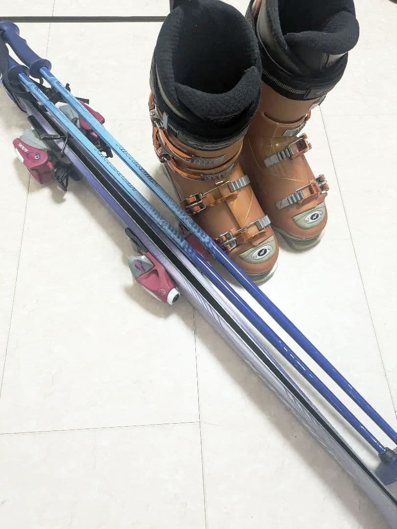 NORDICA KAZAMA スキー板 スキーポール スキーブーツ セット スワロー ショートスキー セット スキーポール＆ケース&ブーツ付 ZUMA